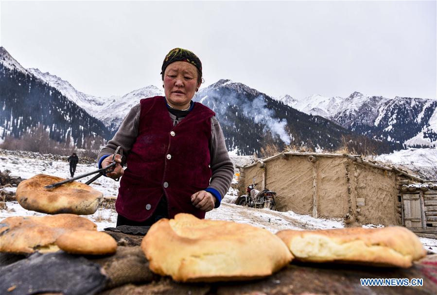 CHINA-XINJIANG-AKYAZ VALLEY-WINTER GRAZING (CN)