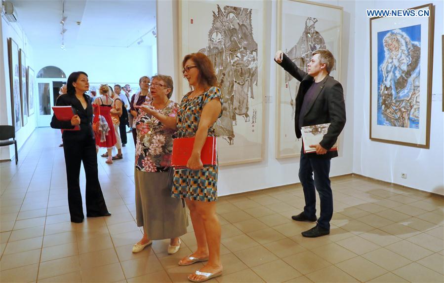 UKRAINE-KIEV-ART-CHINA-FREEHAND-EXHIBITION