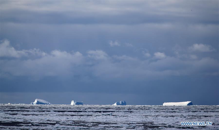 SOUTHERN OCEAN-CHINA'S RESEARCH ICEBREAKER XUELONG-ICEBERG