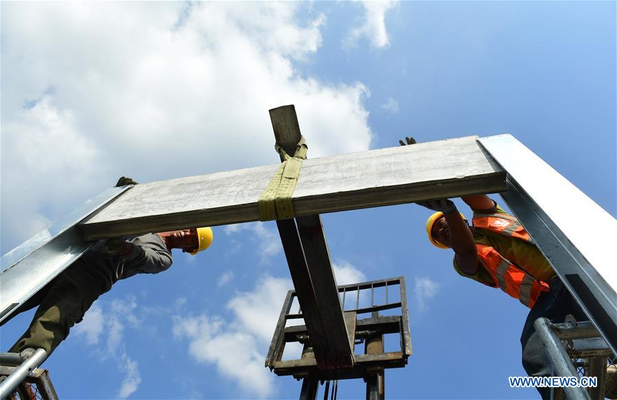 CHINA-JILIN-BEIJING-HARBIN EXPRESSWAY-WORKERS (CN)