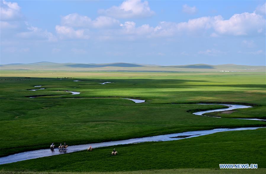 XINHUA PHOTOS OF THE DAY