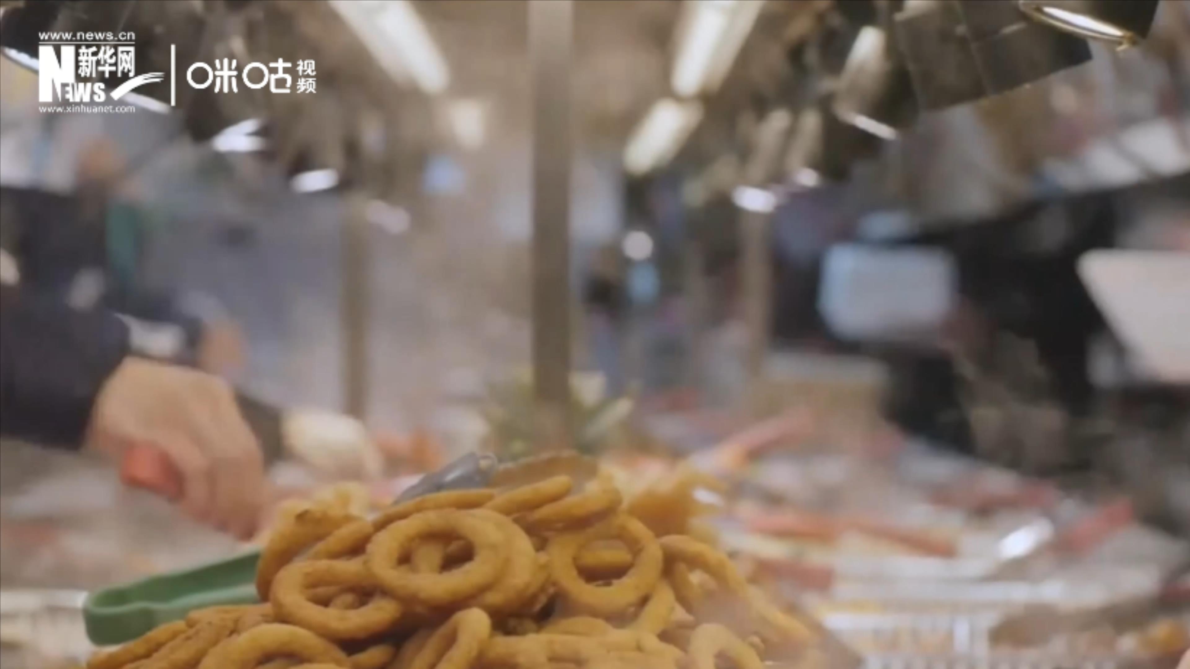 成吨的粮食遭到损失或浪费，同时也有很多人正在挨饿